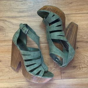 Guess Green Olive Suede Platforms Sandals Size 9